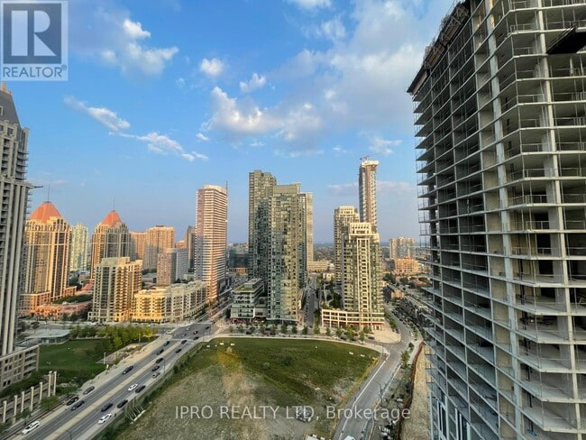Building Photo - 4130-4130 Parkside Village Dr