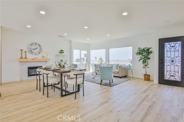 Building Photo - 204 Vía Colusa