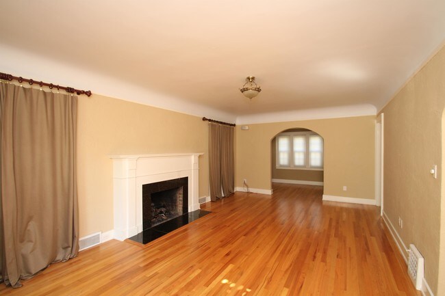 Foto del edificio - 1111 Iroquois Dr SE