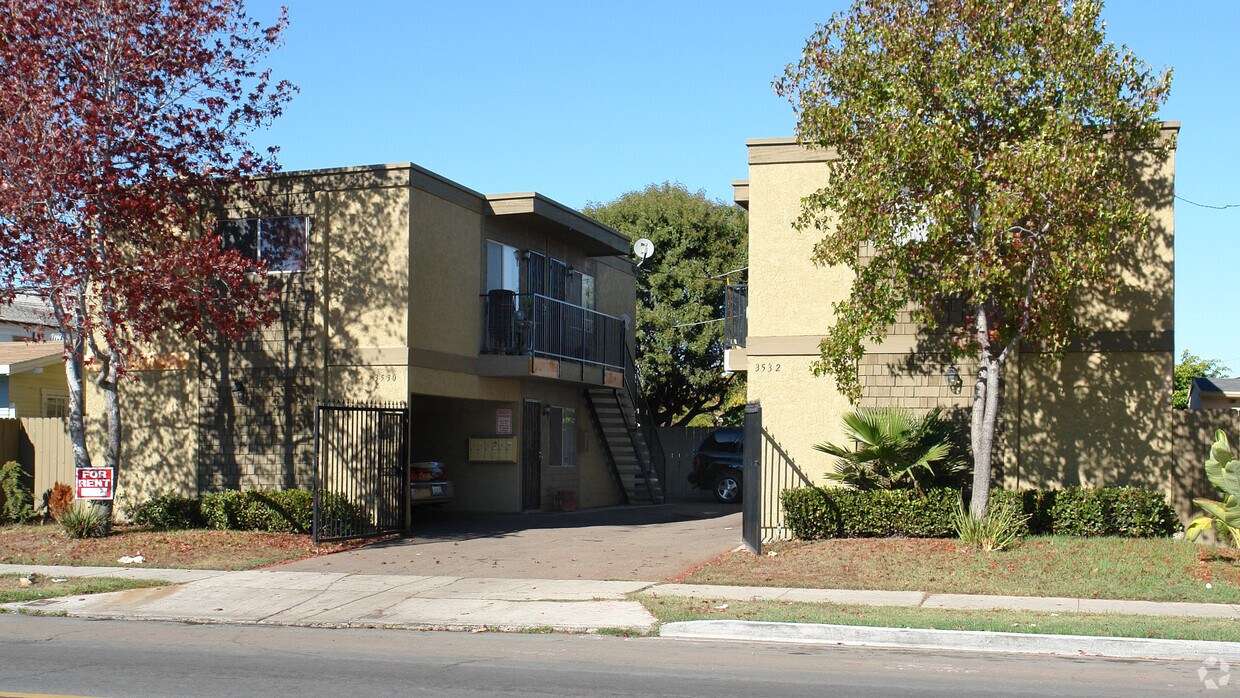 Primary Photo - 3530-3532 Orange Ave