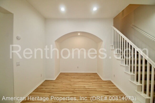Building Photo - 3 br, 2.5 bath House - 11654 Miro Circle