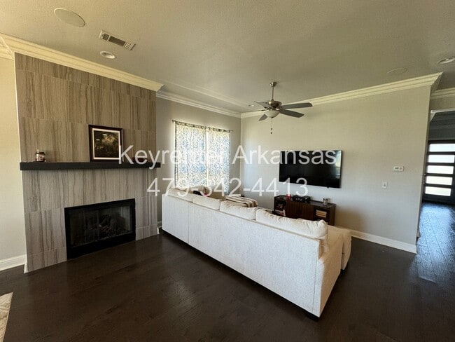 Building Photo - Classic Brick Home with Spacious Living & Outdoor Space