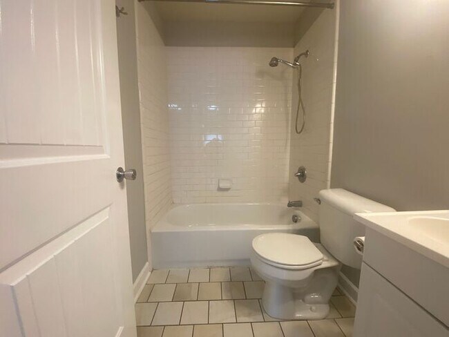 Foto del edificio - Amazing 2BR/1BA East Nashville Duplex!