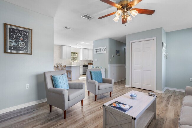 Building Photo - 309 Julia St