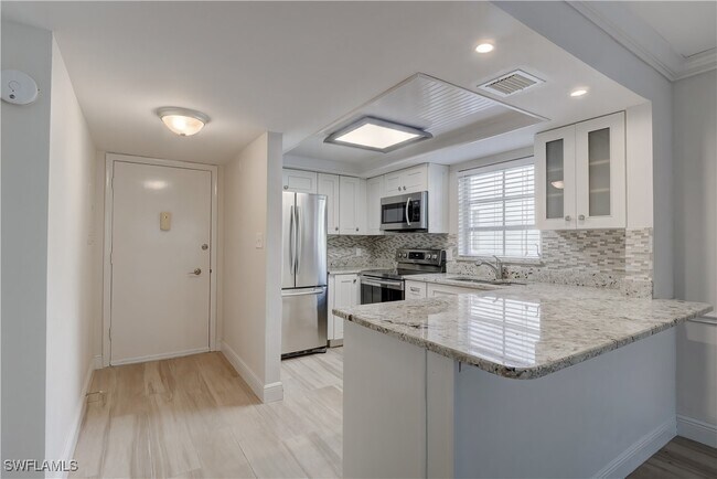 Building Photo - 5 High Point Cir W