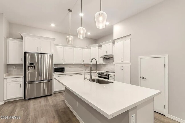 Building Photo - 1476 E Shannon St