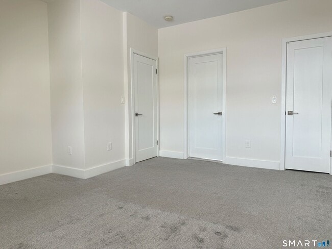 Foto del edificio - 40 Montoya Dr