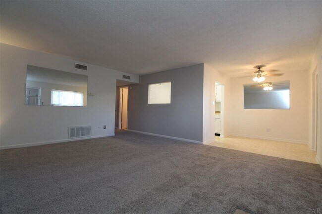 Building Photo - 600 Scenic Hwy