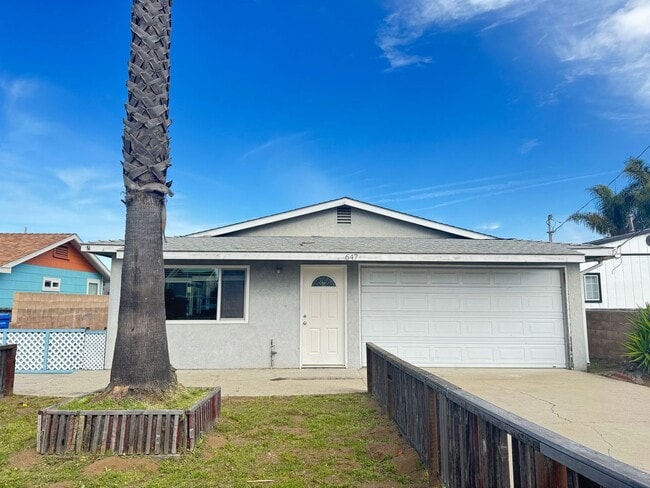 Building Photo - 647 Newport Ave