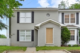 Building Photo - 301 19th Ave
