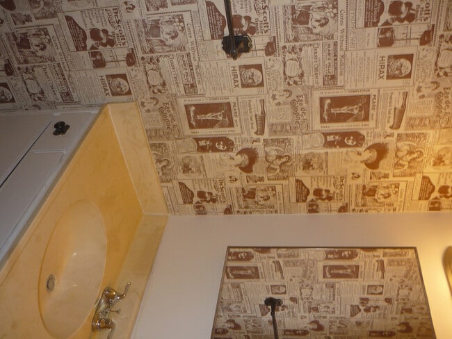 Building Photo - Paradise Hills Townhome!
