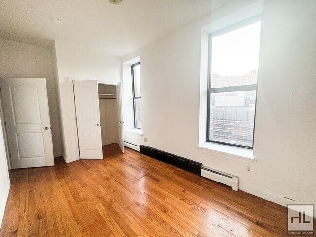 Foto del edificio - 383 W 125th St