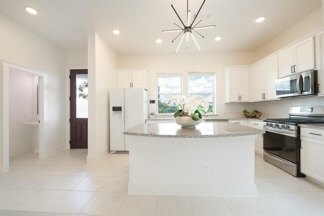 Foto del edificio - 15115 Parkland Canyon Dr