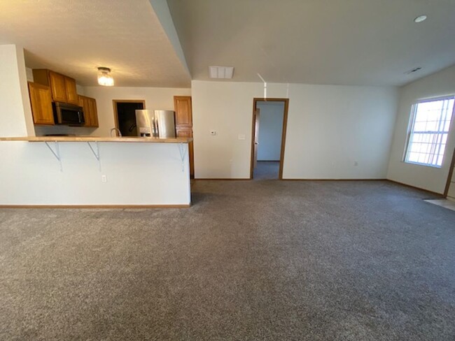 Building Photo - Two bedroom, Two Bath Condo in Springfield...