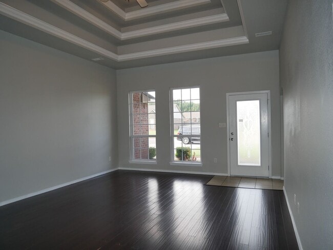Building Photo - Spacious Delight: 4 Bed, 2 Bath House for ...