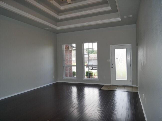Foto del edificio - Spacious Delight: 4 Bed, 2 Bath House for ...