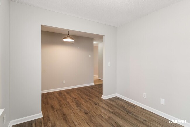 Building Photo - 2810 Green Crest Ct