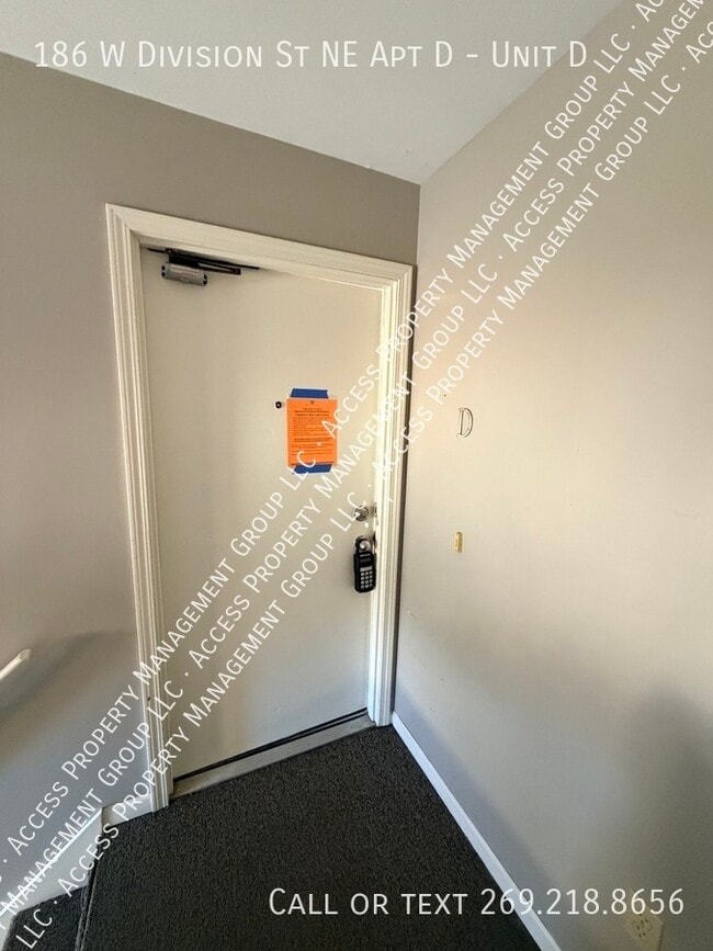 Building Photo - 186 W Division St NE