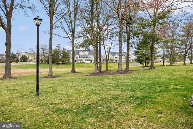 Foto del edificio - 903A Sedgefield Dr