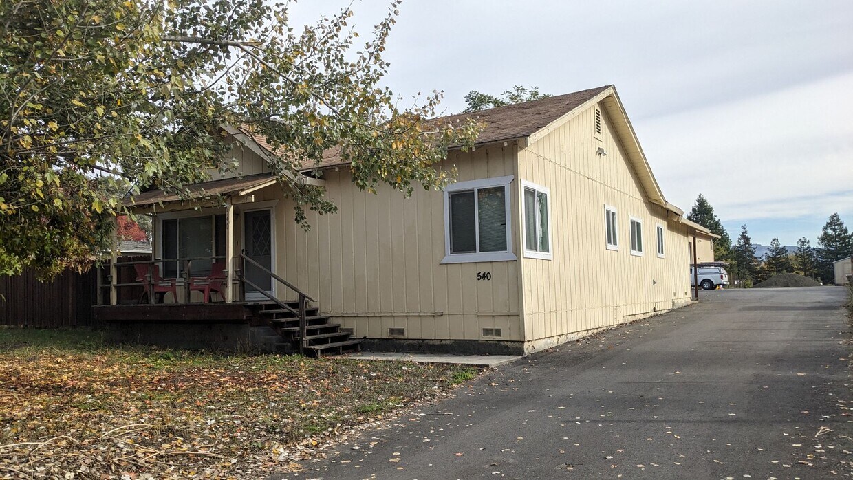 Primary Photo - Spacious Country Home in Penngrove