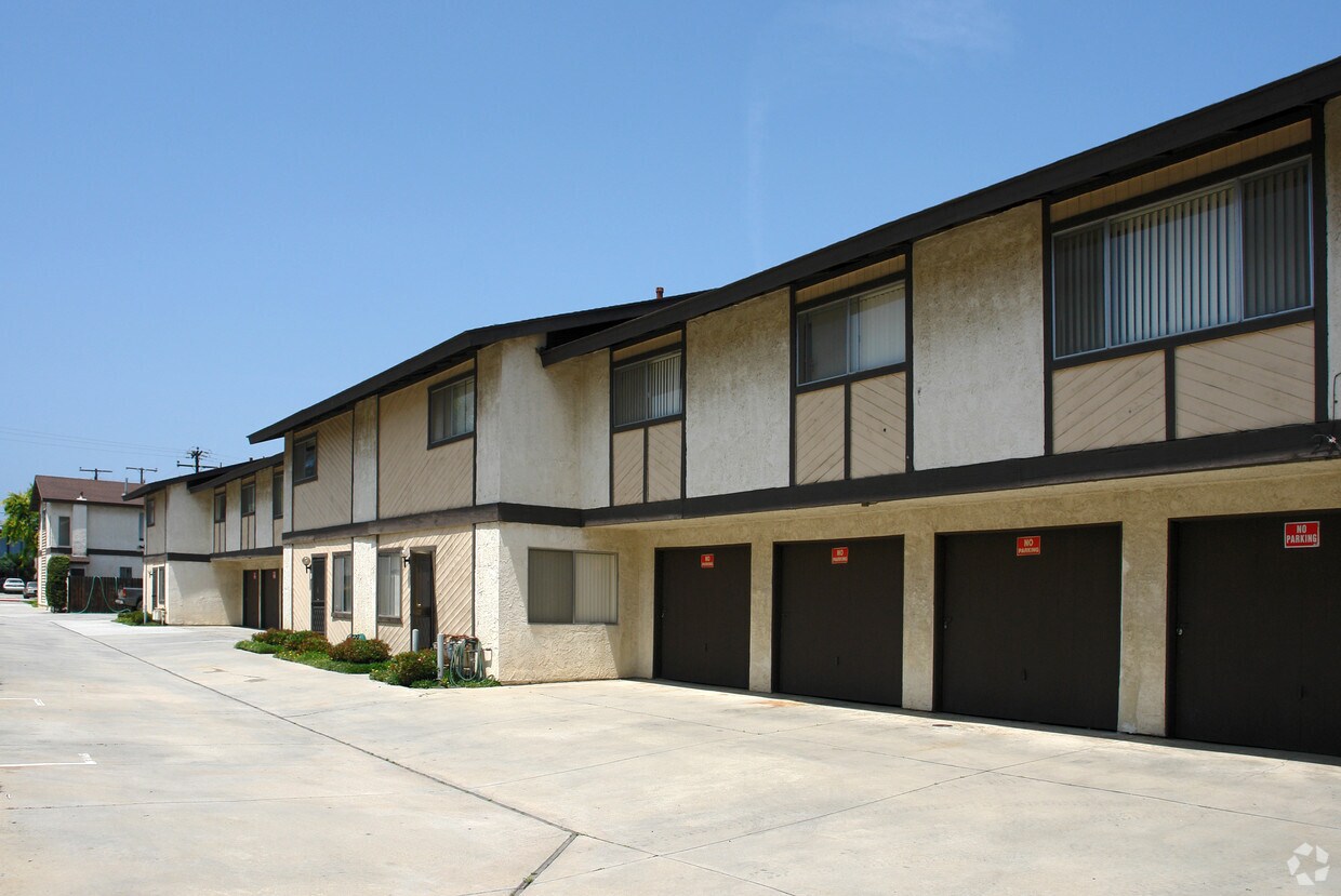 Foto del edificio - 17610 Cameron St