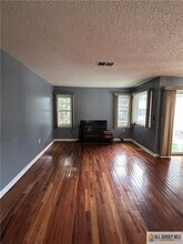 Building Photo - 826 Edpas Rd