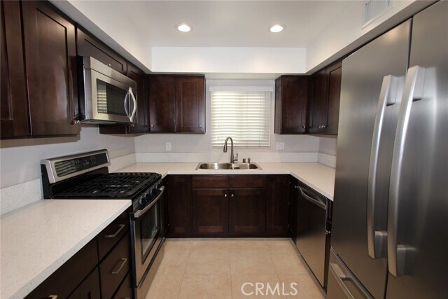 Foto del edificio - 1126 Cleghorn Dr