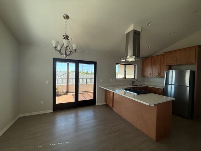 Foto del edificio - Updated 2 Bedroom/ 2 Bathroom Duplex in Coffee Park!