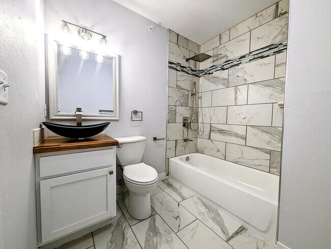 Foto del edificio - 413 Jefferson St