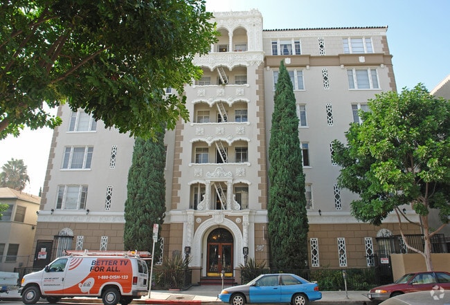 Building Photo - La Leyenda Apartments
