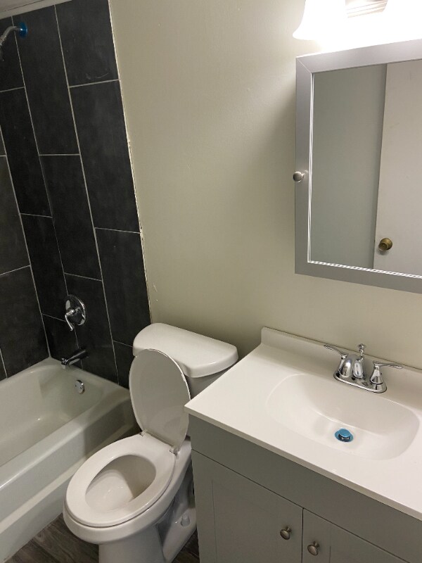 1437 E 155th Pl Unit 1B, Dolton, IL 60419 Room for Rent in Dolton, IL