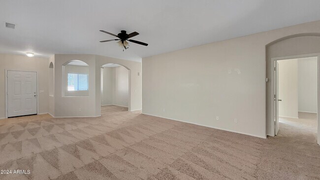 Foto del edificio - 18460 N 170th Ln