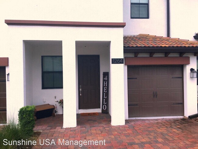 Building Photo - 3 br, 2.5 bath House - 1264 Royal St Georg...