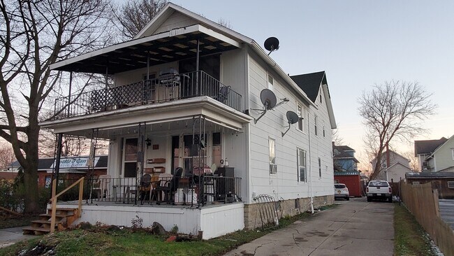 Building Photo - 129 broad street