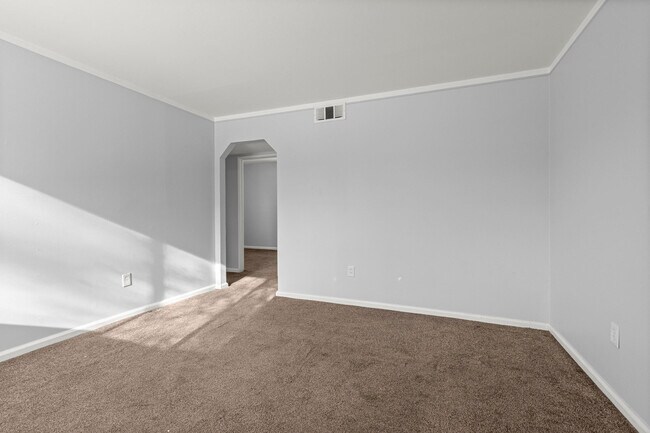 Foto del edificio - 24126 Dartmouth St