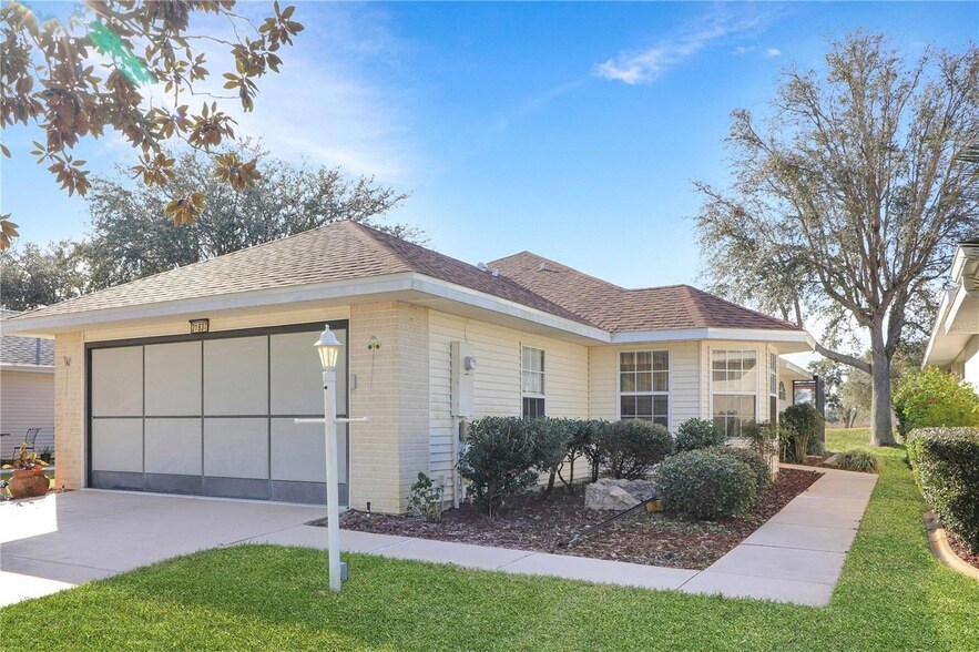 Foto principal - 21837 Royal St Georges Ln
