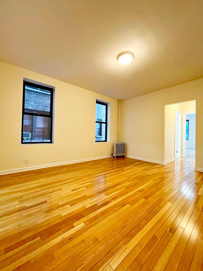 Living room - 600 W 173rd St