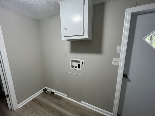 Foto del edificio - COMING SOON!  Mobile Home with Large Yard in Guyton