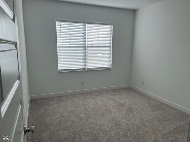 Foto del edificio - 5580 Cherry Hl Dr