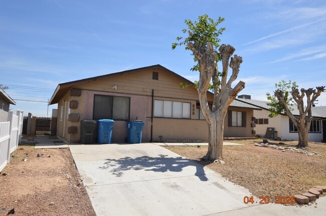 Building Photo - 325 Pershing Dr