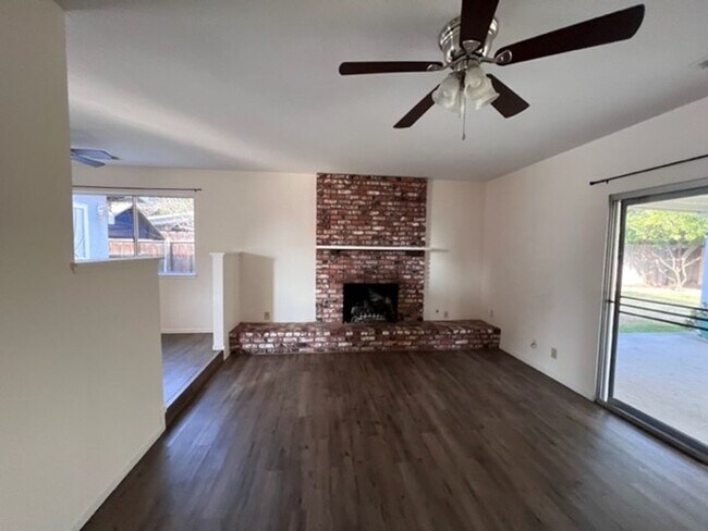 Foto del edificio - 1622 S Bradley St