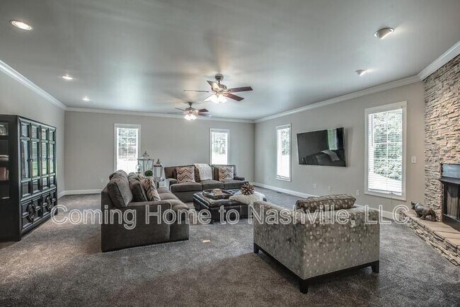 Foto del edificio - 710 Hillwood Blvd