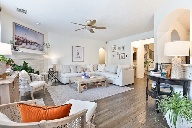 Foto del edificio - 3102 Palm Harbour Dr