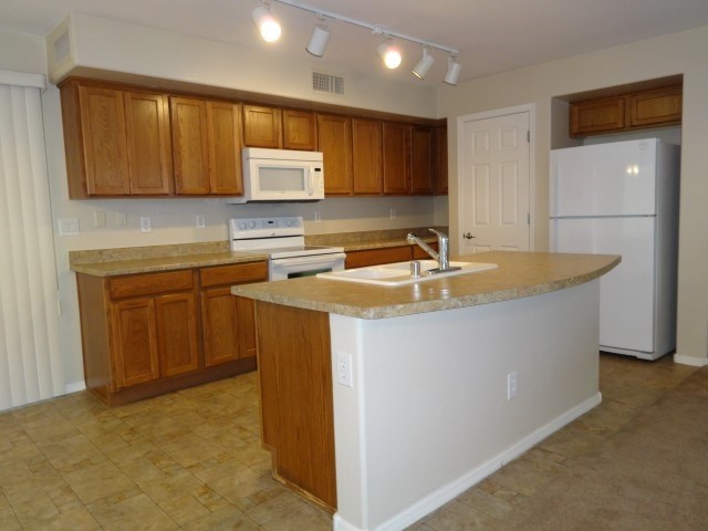 Foto del edificio - 15472 W Statler Cir