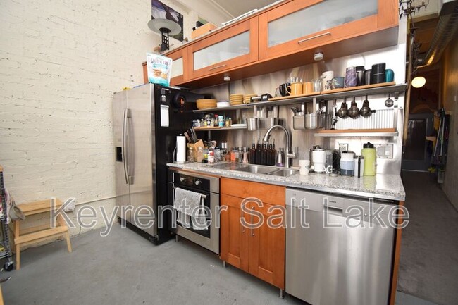 Building Photo - 163 W 200 S