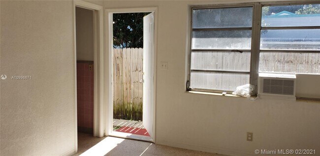 Foto del edificio - 914 N 16th Ct