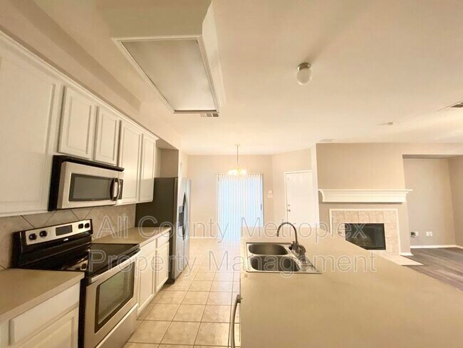 Building Photo - 6025 Cheyenne Dr