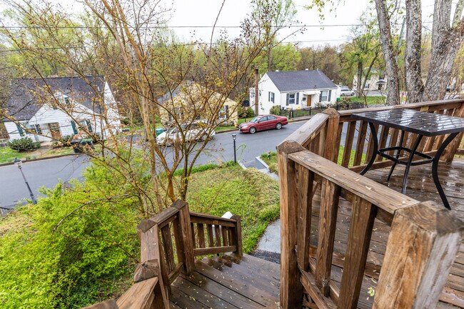 Foto del edificio - 2515 Westerly Ave