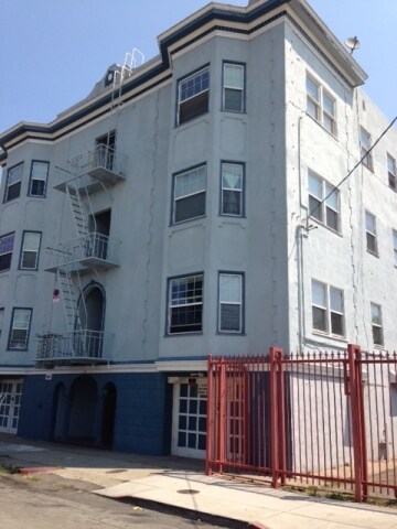 Building Photo - 144 13th St