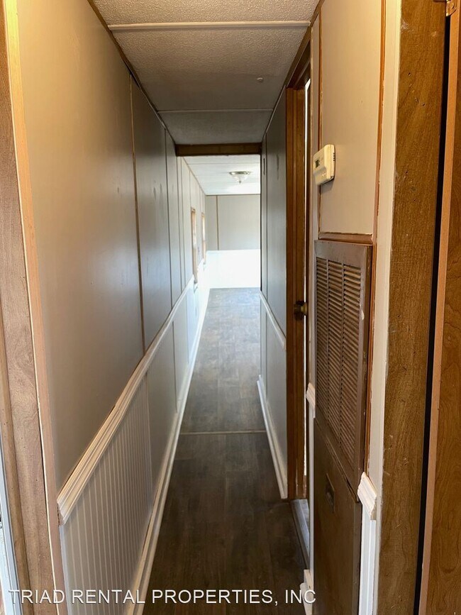 Building Photo - 3 br, 1.5 bath House - 619 LITTLE RIVER GO...
